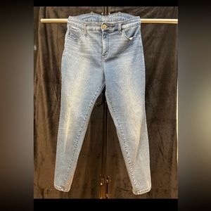 Style & Co Women’s Blue Denim Curvy Skinny Jeans (12)